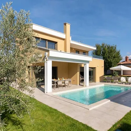 Ferienhaus Elena *